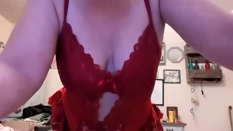 Snapshot of nikki32313 chatting on 03/17/26, 01:54 nikki32313 online show from 03/17/26, 01:54