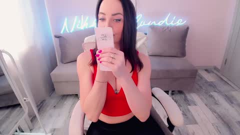 nikki_blondiee online show from 01/24/25, 04:37