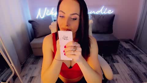 nikki_blondiee online show from 02/14/25, 04:04