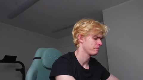 nikki online show from 12/20/25, 08:43