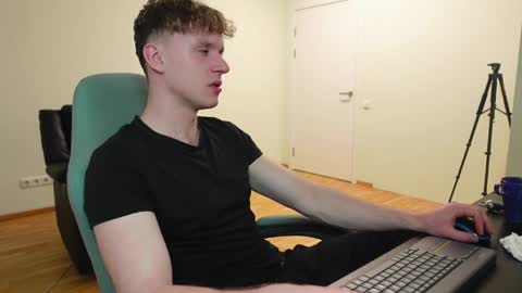 nikki online show from 04/04/26, 12:42