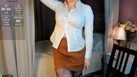 Nikki online show from 09/18/25, 12:34