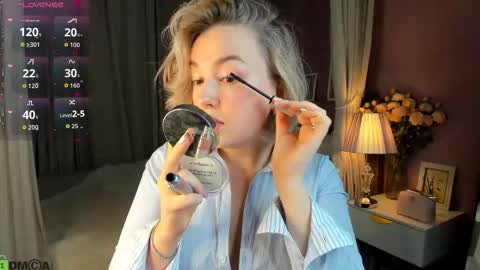 Nikki online show from 10/17/25, 12:58