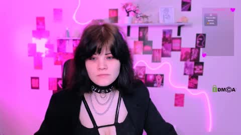 nikki_kiss_ online show from 04/23/26, 08:46