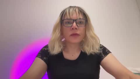 Snapshot of nikki_trans_fun chatting on 05/19/26, 07:15 nikki_trans_fun online show from 05/19/26, 07:15