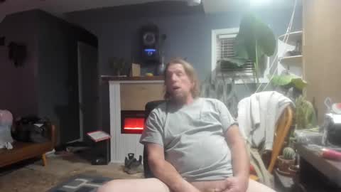 Snapshot of nikkiandtony chatting on 02/15/25, 10:33 nikkiandtony online show from 02/15/25, 10:33
