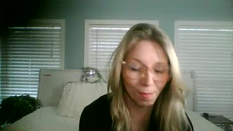 nikkib653466 online show from 01/08/26, 05:48