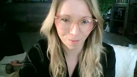 nikkib653466 online show from 02/09/26, 06:01