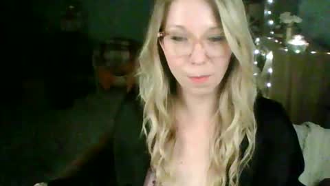 nikkib653466 online show from 03/08/26, 04:27