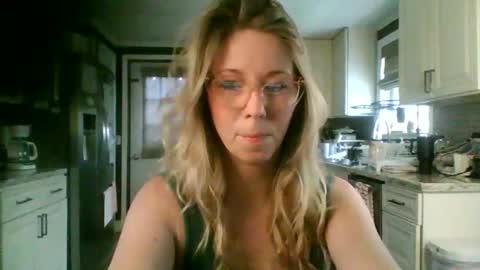 nikkib653466 online show from 04/02/26, 05:10