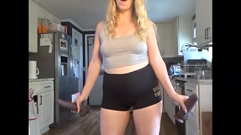nikkib653466 online show from 05/19/26, 05:08