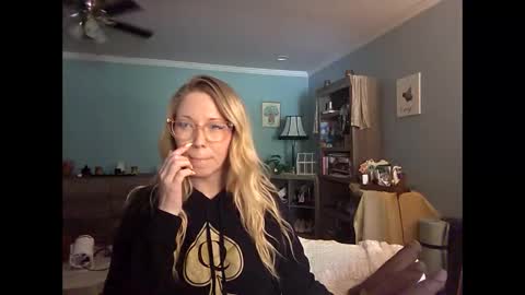 nikkib653466 online show from 06/08/26, 06:19