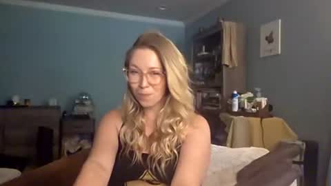 Snapshot of nikkib653466 chatting on 06/19/26, 11:41 nikkib653466 online show from 06/19/26, 11:41