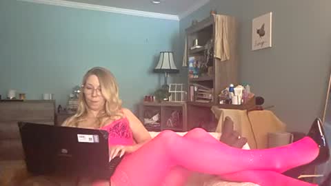 Snapshot of nikkib653466 chatting on 07/08/26, 06:23 nikkib653466 online show from 07/08/26, 06:23