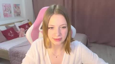 Snapshot of nikkibenz03 chatting on 07/19/26, 11:03 Beatrice online show from 07/19/26, 11:03