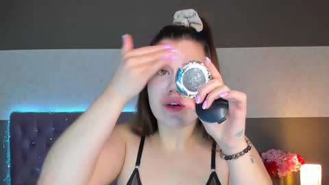 Nikki online show from 02/19/26, 06:53