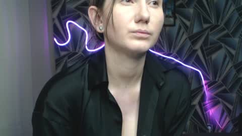 nikkikiss___ online show from 04/09/26, 06:35