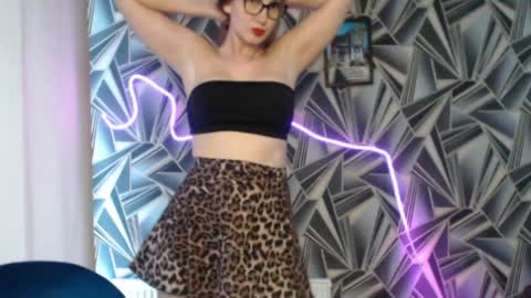 nikkikiss___ online show from 05/15/26, 11:56