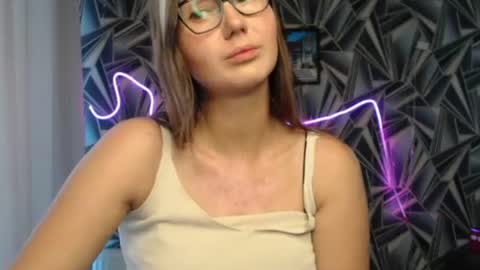 nikkikiss___ online show from 06/10/26, 01:50