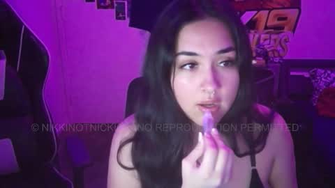 Nikkinotnicki00 online show from 12/21/25, 11:06