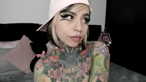 Nikki Ramone   online show from 12/21/24, 04:03