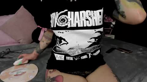 Nikki Ramone   online show from 01/11/25, 11:56