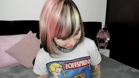 Nikki Ramone   online show from 01/21/25, 02:59