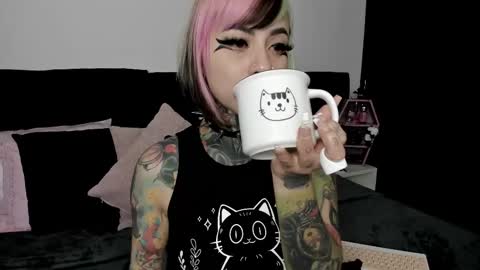 Nikki Ramone   online show from 02/13/25, 02:34