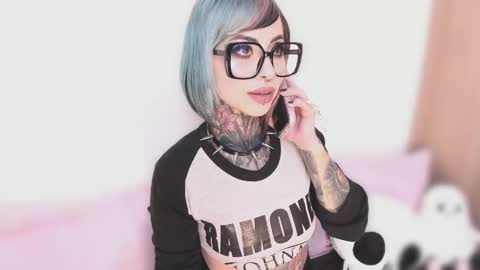 Nikki Ramone   online show from 10/07/25, 10:07