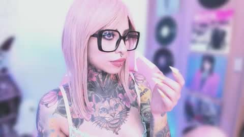 Nikki Ramone   online show from 01/05/26, 05:27