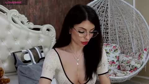 Snapshot of nikkirushxx chatting on 12/18/24, 11:56 Nikky online show from 12/18/24, 11:56