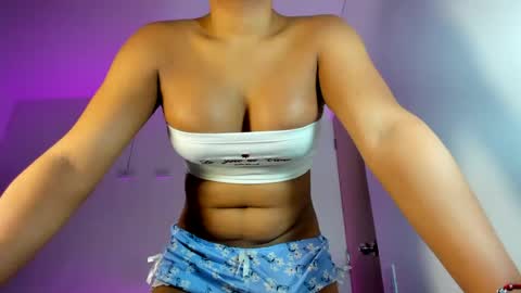 Snapshot of nikkitatsx chatting on 08/03/26, 11:15 Debora21Cm online show from 08/03/26, 11:15