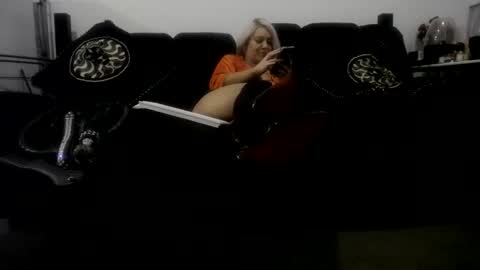 Snapshot of nikkkibabyyyy chatting on 02/05/25, 06:15 Niquita Sparkles online show from 02/05/25, 06:15