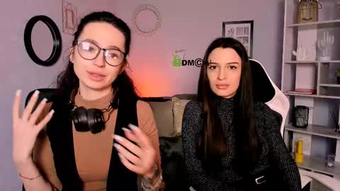 Nikky online show from 03/12/25, 08:51