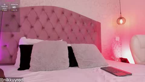 nikky_red__ online show from 04/23/26, 04:03