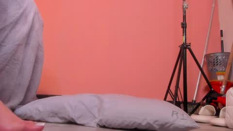 Y E S I online show from 04/03/26, 07:06