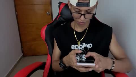 niklaus_wolf online show from 03/03/26, 04:40