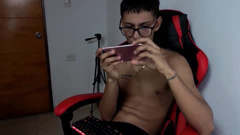 niklaus_wolf online show from 03/11/26, 03:23