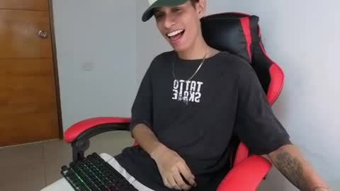 niklaus_wolf online show from 04/14/26, 03:56