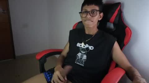 niklaus_wolf online show from 04/17/26, 05:32