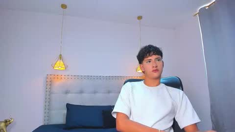 Snapshot of niko_cute18 chatting on 12/16/25, 07:19 NIKO online show from 12/16/25, 07:19