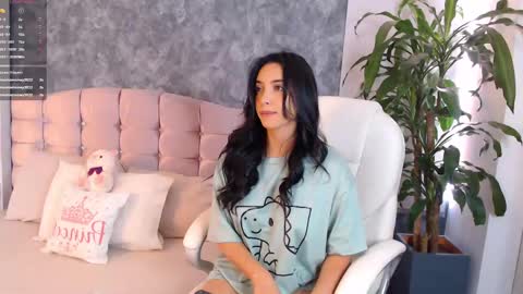 Snapshot of niko_robin chatting on 02/14/25, 03:47 Niko Robin online show from 02/14/25, 03:47