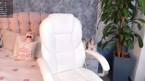 Snapshot of niko_robin chatting on 02/17/25, 02:09 Niko Robin online show from 02/17/25, 02:09