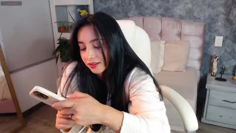Snapshot of niko_robin chatting on 05/08/26, 10:04 Niko Robin online show from 05/08/26, 10:04