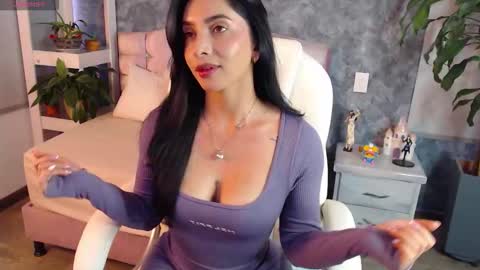 Snapshot of niko_robin04 chatting on 11/18/25, 08:24 Niko Robin online show from 11/18/25, 08:24