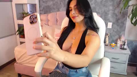 Snapshot of niko_robin04 chatting on 11/22/25, 05:34 Niko Robin online show from 11/22/25, 05:34