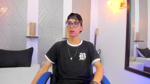    online show from 01/02/25, 03:58