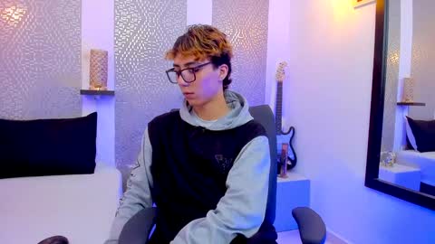    online show from 01/08/25, 04:02