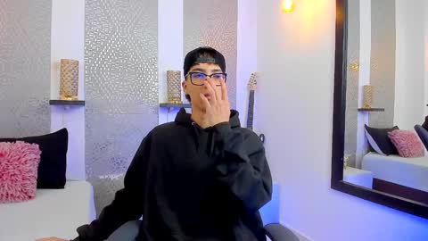    online show from 01/22/25, 04:34