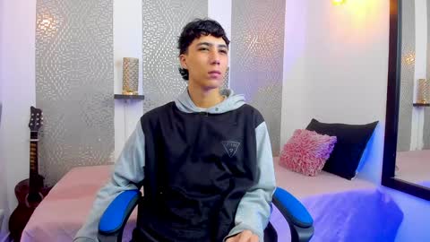    online show from 02/06/25, 03:59